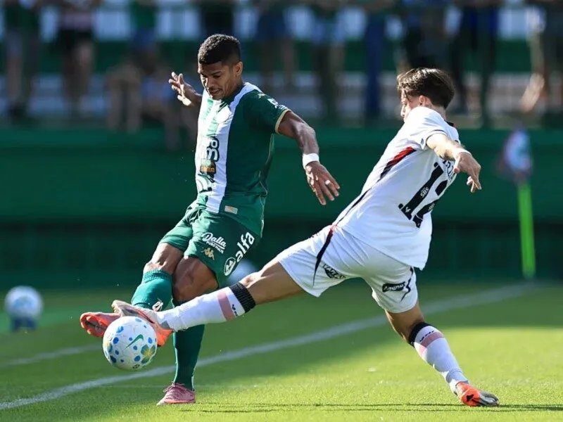Vitoria được đánh giá cao hơn Chapecoense